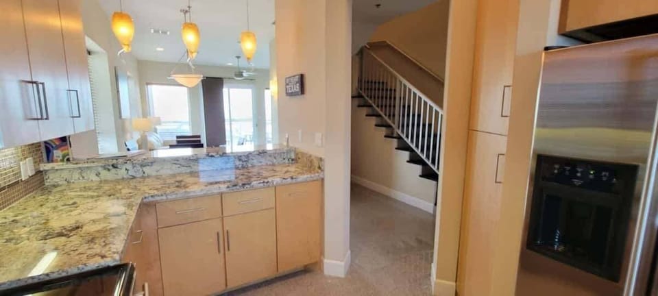 Apartment, 3 Bedrooms | Private kitchen | Fridge, oven, coffee/tea maker, toaster