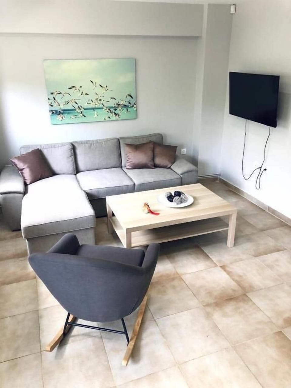 Deluxe Apartment | Living area | TV