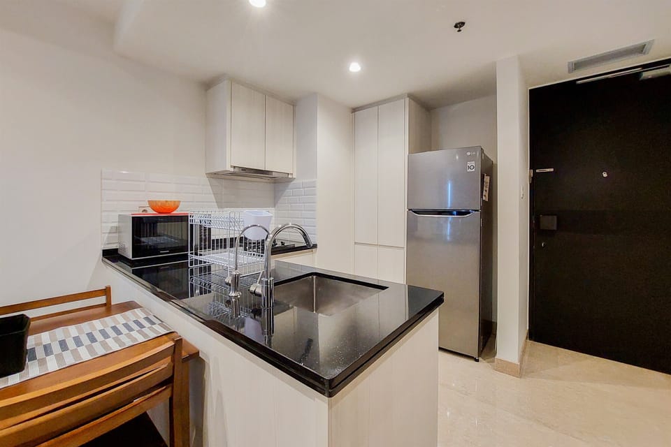 Apartment | Private kitchen | Fridge, microwave, stovetop, rice cooker