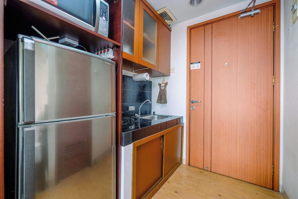 Standard Apartment | Private kitchen | Fridge, microwave, stovetop, rice cooker