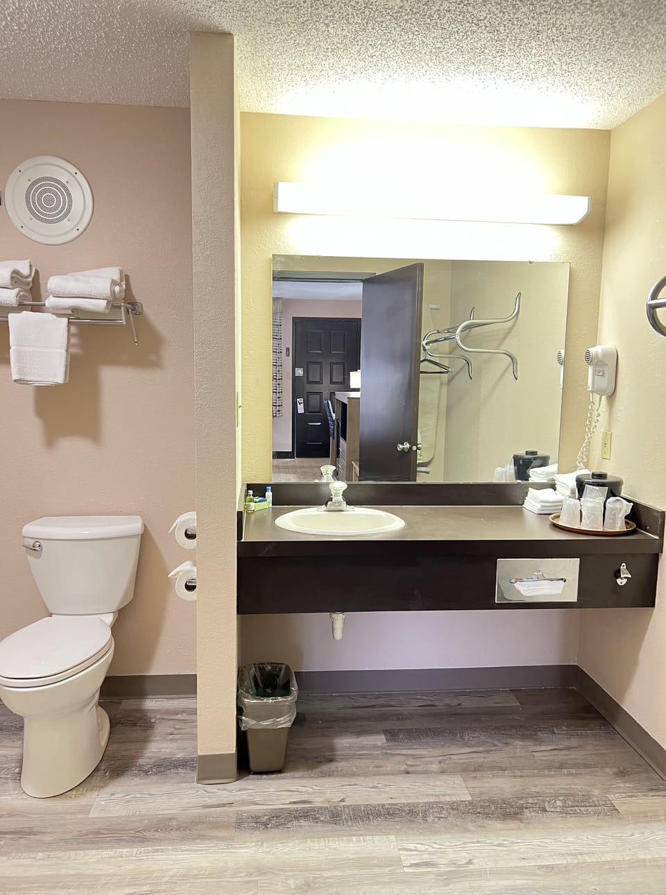 Standard Room | Iron/ironing board, free WiFi, bed sheets