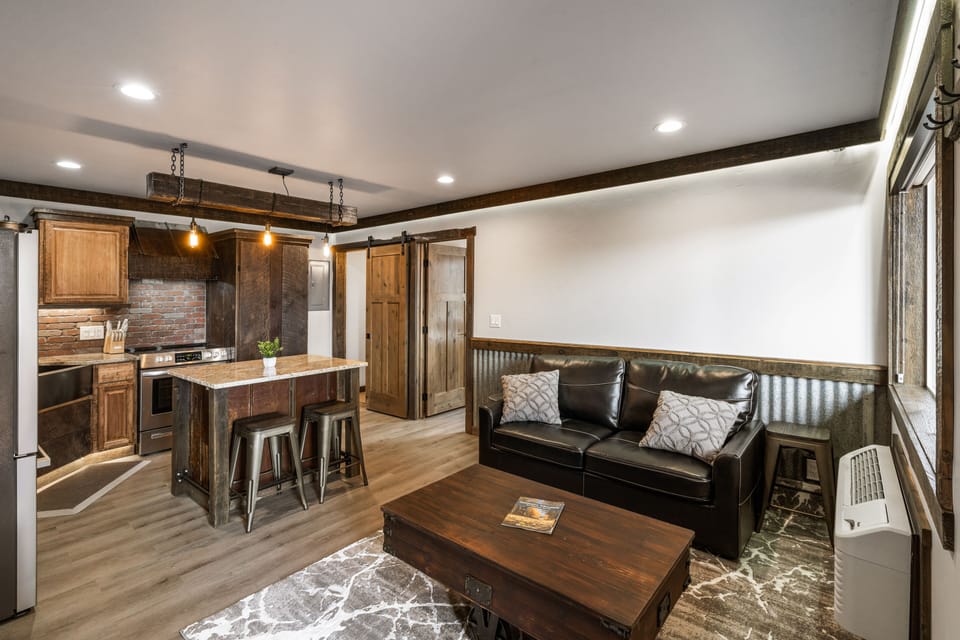 House | Living area | 55-inch Smart TV with satellite channels, TV