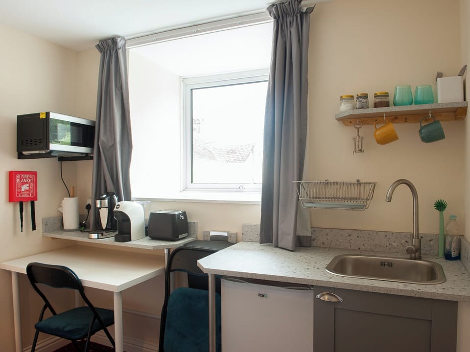 Comfort Double Room | Egyptian cotton sheets, premium bedding, pillowtop beds, desk