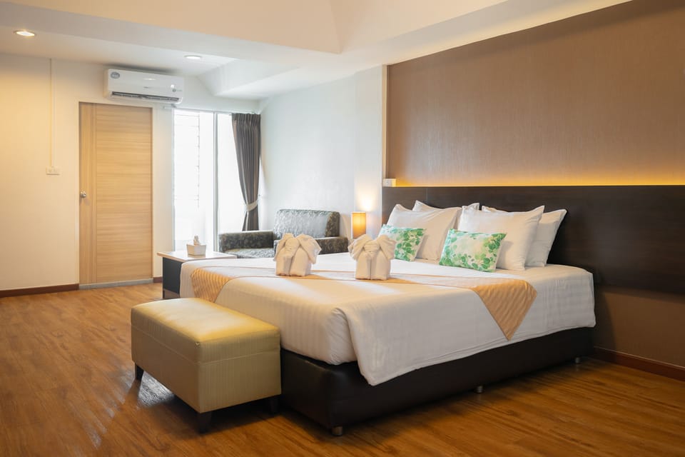 Minibar, desk, blackout drapes, free WiFi
