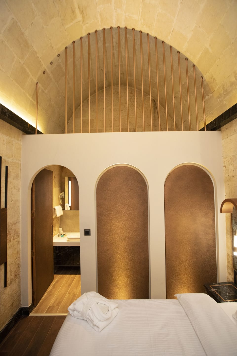 Premium bedding, minibar, soundproofing, iron/ironing board