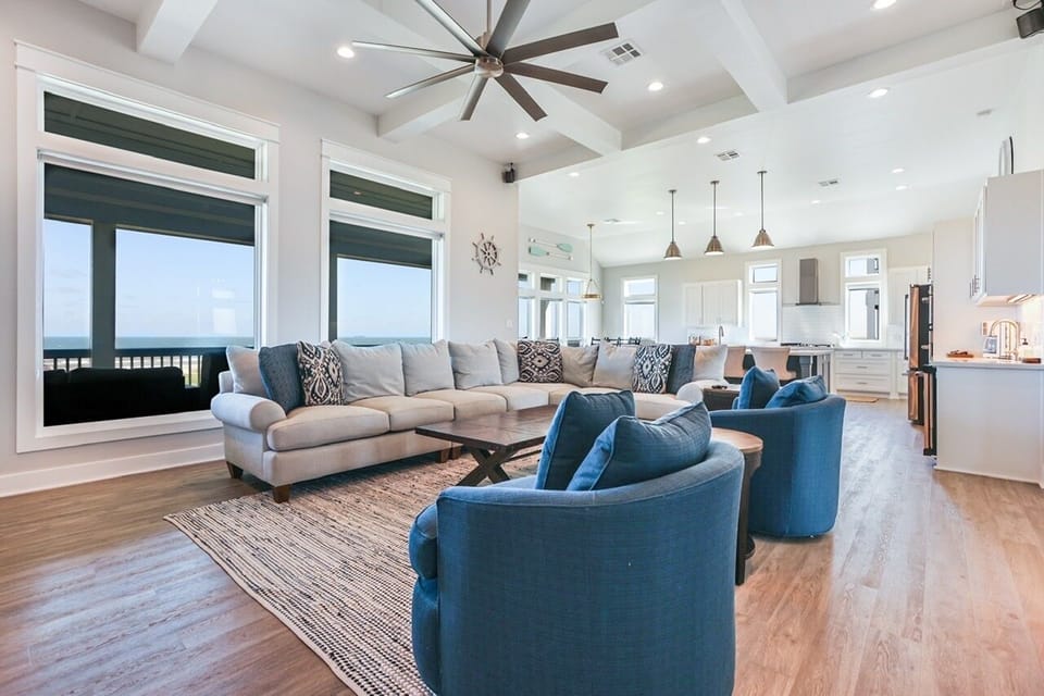 House, 3 Bedrooms | Living area | Smart TV, fireplace