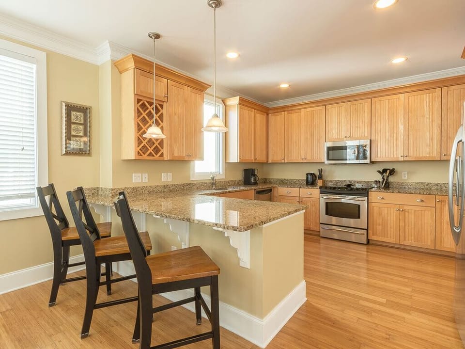 House, Multiple Beds, Kitchen, Garden View | Private kitchen | Fridge, microwave, oven, stovetop