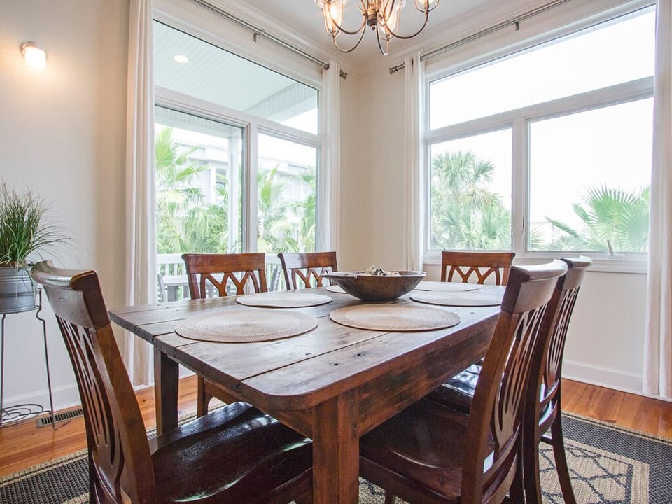 House, Multiple Beds, Kitchen, Partial Ocean View | Dining