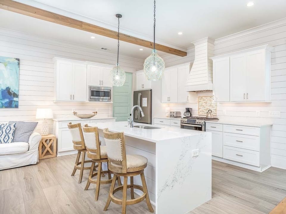 House, Multiple Beds, Pool Access, Pool View | Private kitchen | Fridge, microwave, oven, stovetop