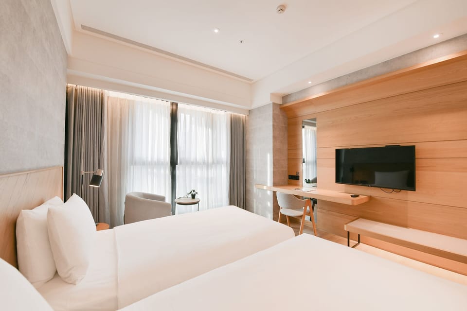 Superior Twin Room | Desk, soundproofing, free WiFi, bed sheets