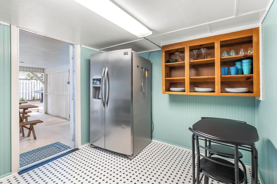 House, Multiple Beds, Private Pool, Garden View | Private kitchen | Fridge, microwave, oven, stovetop