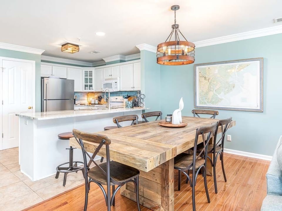 Condo, Multiple Beds, Kitchen, Ocean View | Dining