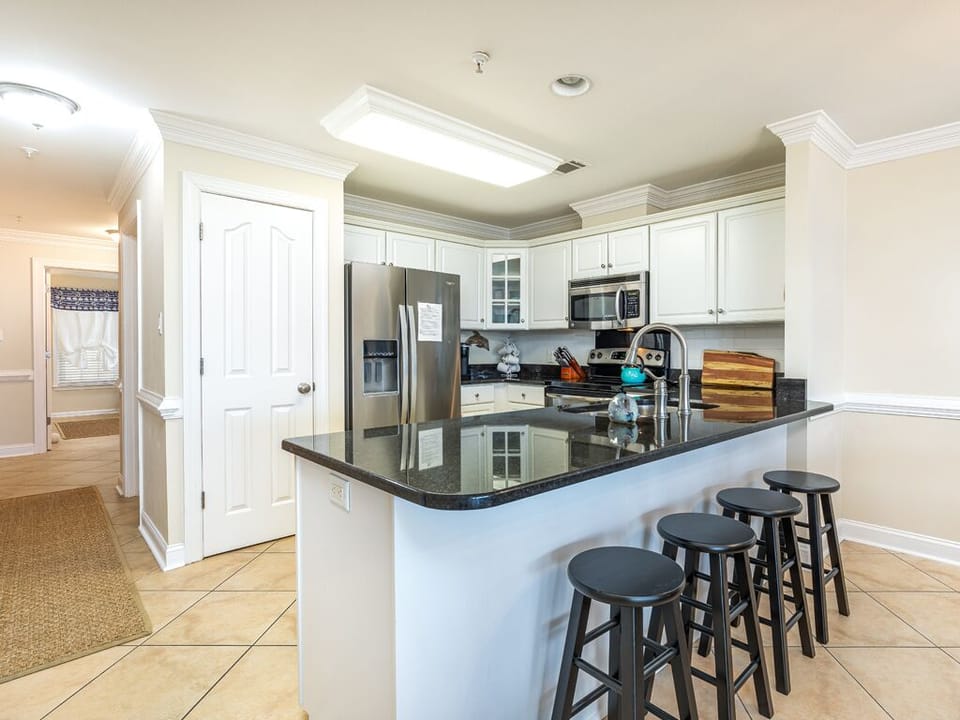 Condo, Multiple Beds, Kitchen, Ocean View | Private kitchen | Fridge, microwave, oven, stovetop