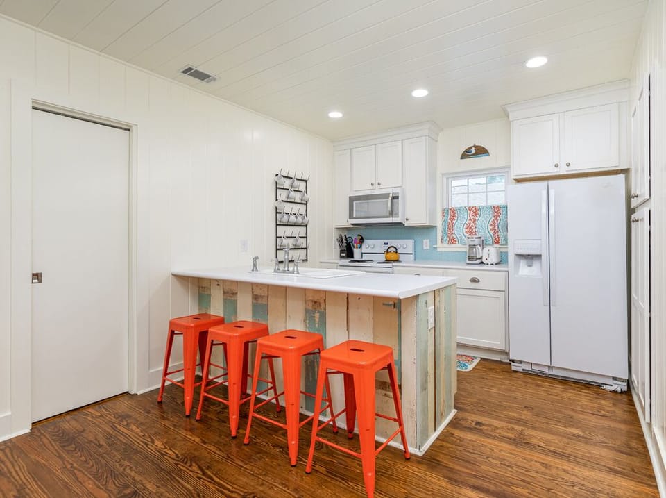 Cottage, Multiple Beds, Kitchen, Garden View | Private kitchen | Fridge, microwave, oven, stovetop