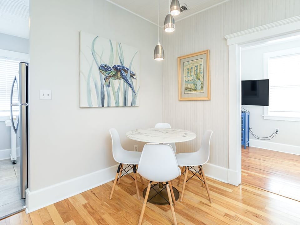 Condo, 1 Queen Bed with Sofa bed, Kitchen | Dining