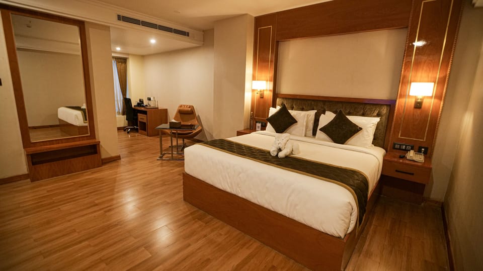 Deluxe Double or Twin Room | Egyptian cotton sheets, premium bedding, minibar, in-room safe