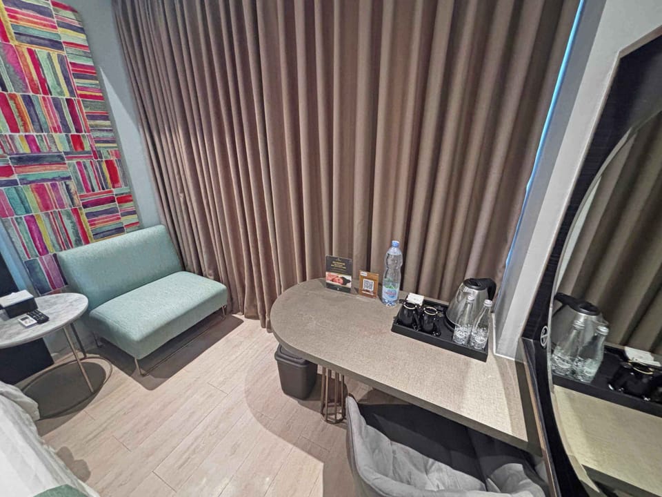 Standard Room | In-room safe, desk, laptop workspace, soundproofing