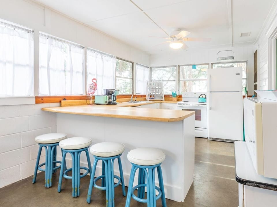 House, Multiple Beds, Kitchen, Garden View | Private kitchen | Fridge, microwave, oven, stovetop