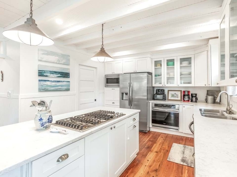 House, Multiple Beds, Kitchen, Garden View | Private kitchen | Fridge, microwave, oven, stovetop