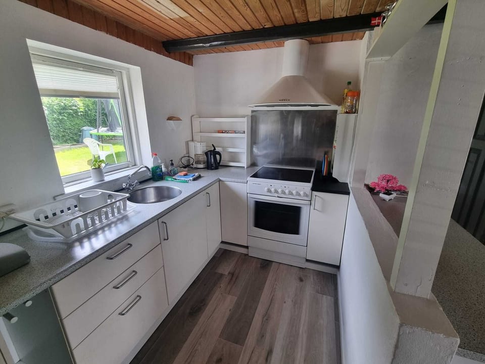 Bungalow, 2 Bedrooms, Accessible, Smoking | Private kitchen