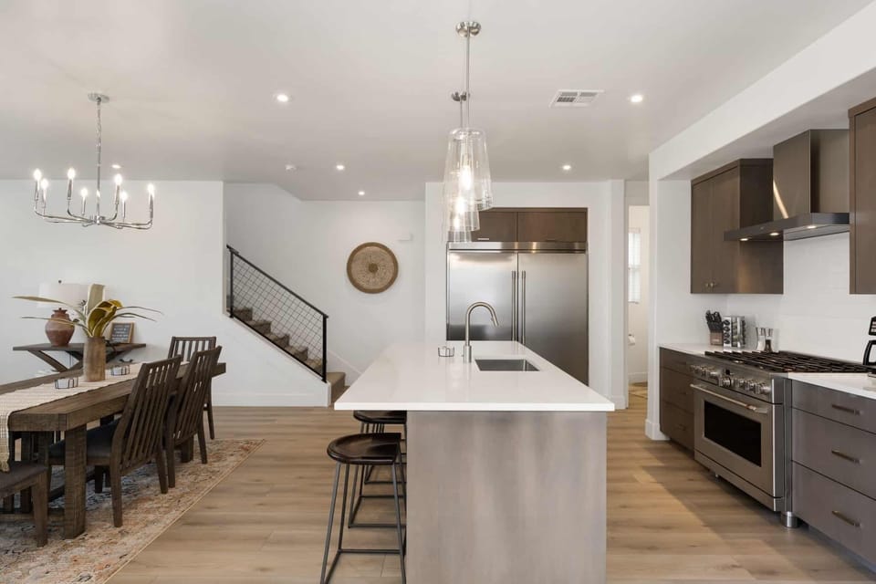 House, 5 Bedrooms | Private kitchen | Fridge, oven, coffee/tea maker, toaster