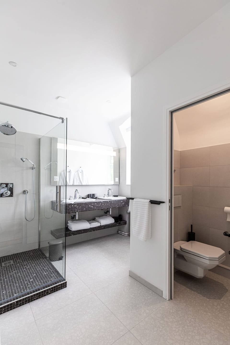 Deluxe Double Room | Bathroom | Shower, rainfall showerhead, hair dryer, bathrobes