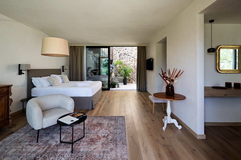 Luxury Studio Suite | Premium bedding, down comforters, minibar, in-room safe