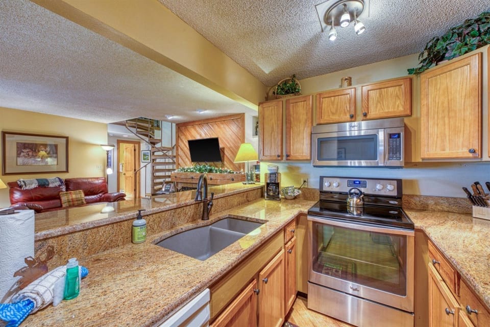 Condo (2 Bedroom Condo in Keystone - West Ke) | Exterior
