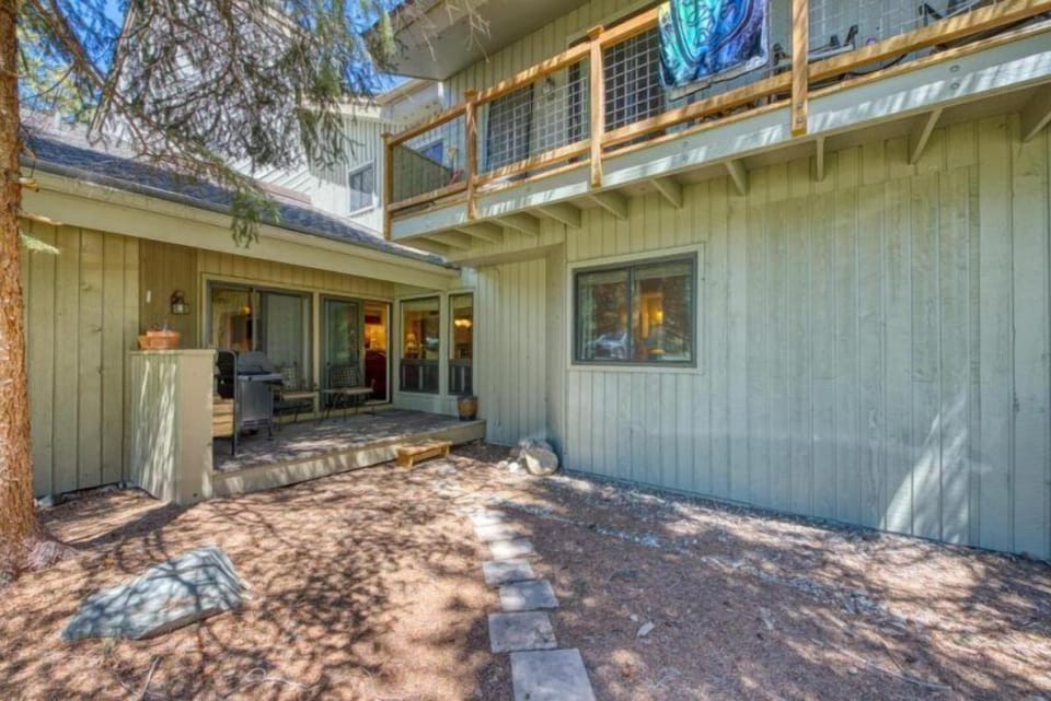 Condo (2 Bedroom Condo in Keystone - West Ke) | Exterior