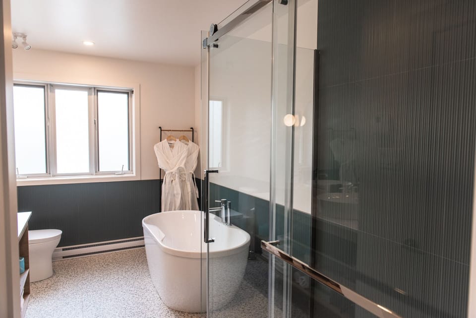 Royal Double Room | Bathroom | Hair dryer, bathrobes, towels
