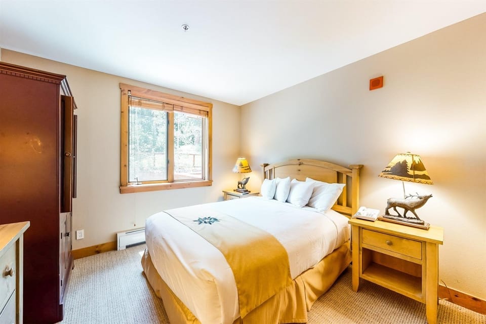 House (2 Bedroom Ski-In, Ski-Out Condo at Th) | Exterior