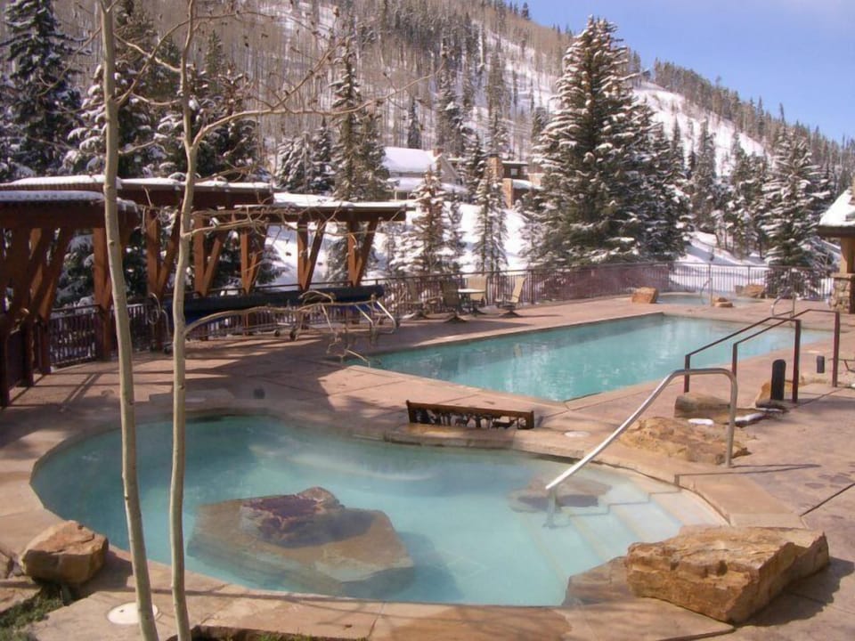 Condo (1 Bedroom in Lionshead Village - Antl) | Exterior
