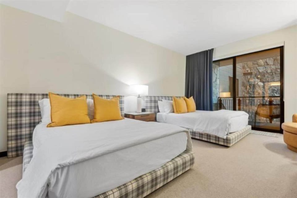 Condo (The Lion Vail 2 Bedroom) | 2 bedrooms, desk, free WiFi