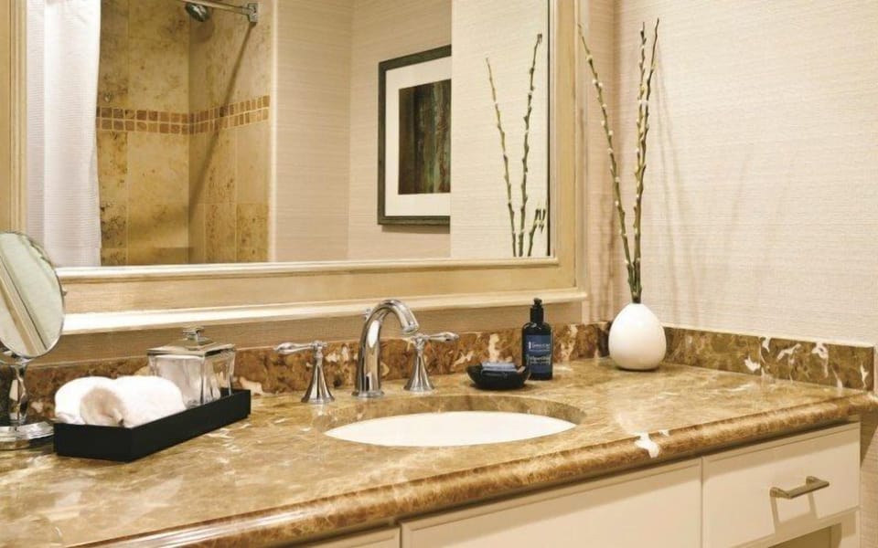 Studio (The Sebastian - Vail King Hotel Room) | Bathroom