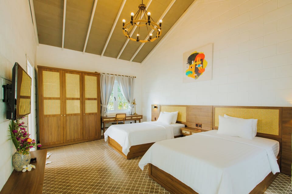 Premium bedding, memory foam beds, minibar, in-room safe