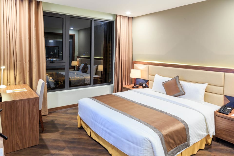 Deluxe Double Room | Minibar, in-room safe, desk, WiFi (free)