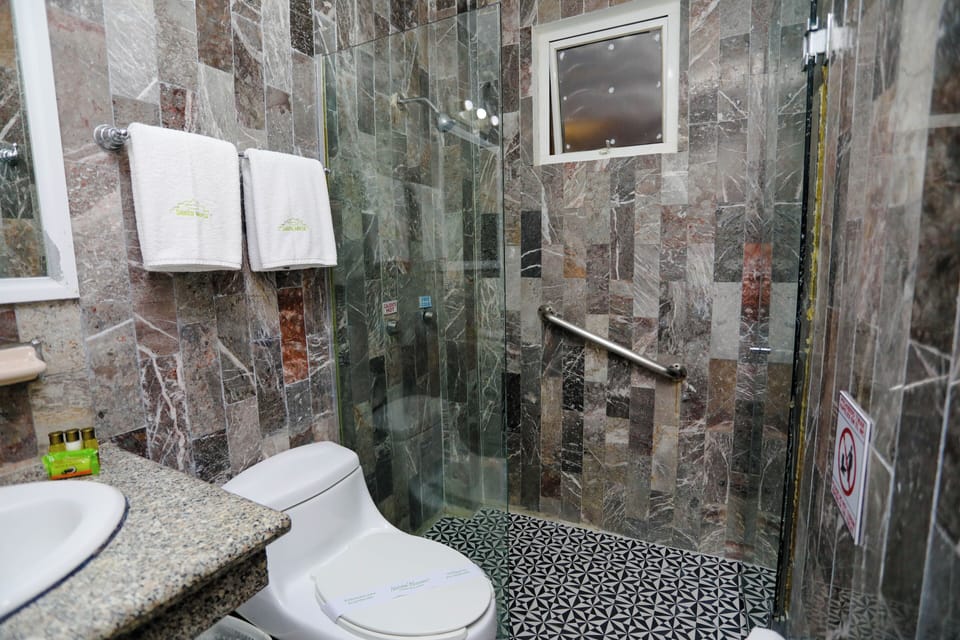 Superior Room, 2 Double Beds | Bathroom | Shower, free toiletries, towels