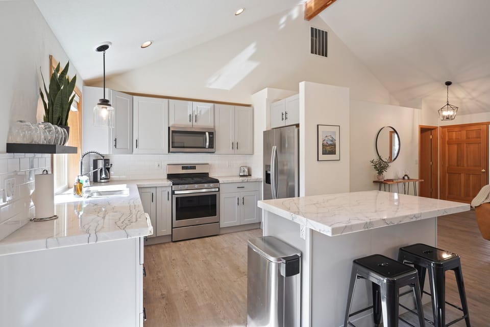 House, 3 Bedrooms | Private kitchen | Fridge, oven, coffee/tea maker, toaster
