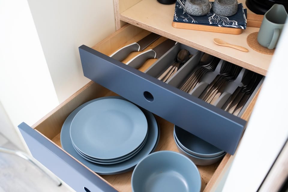 Luxury Cabin | Private kitchenette | Electric kettle