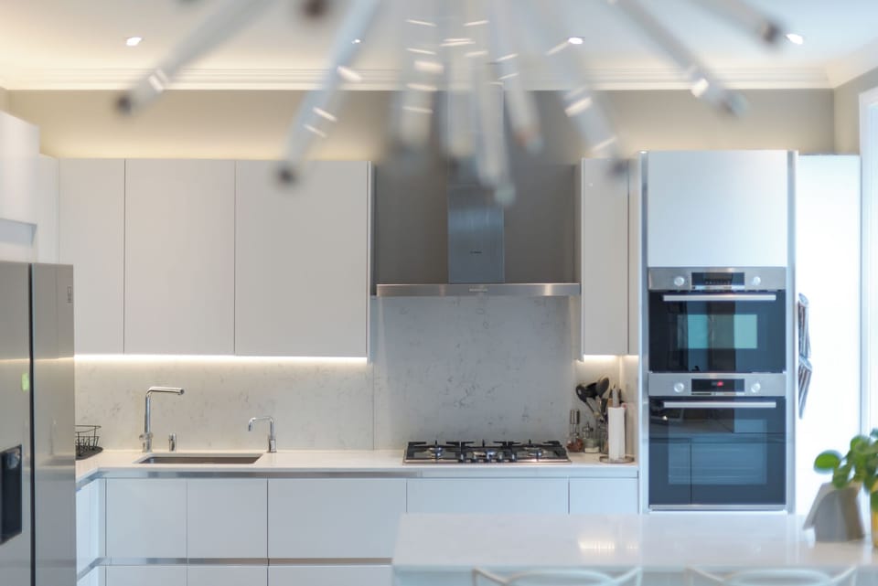 Apartment (2 Bedrooms) | Private kitchen | Fridge, microwave, oven, stovetop