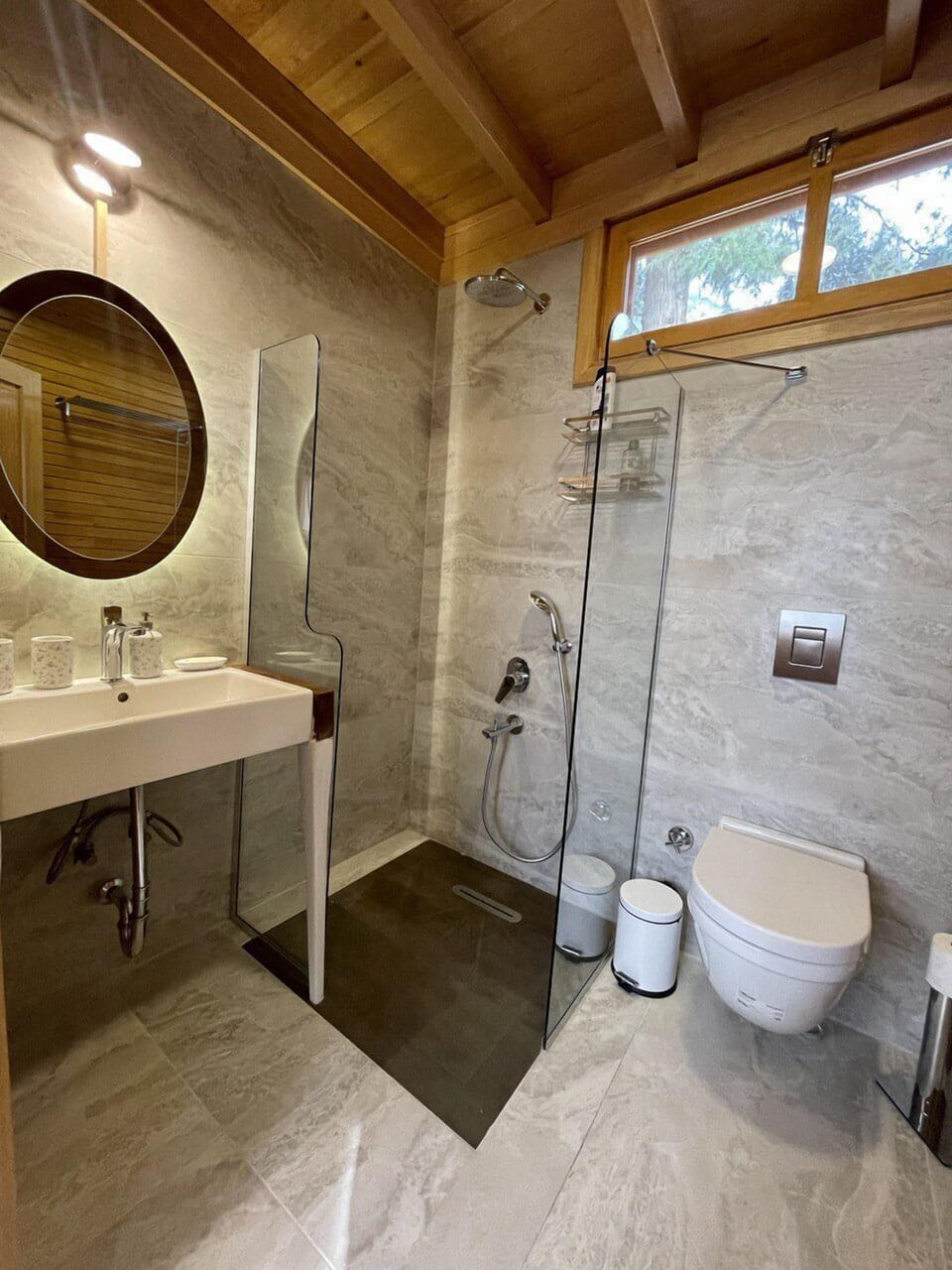 Towels, soap, shampoo