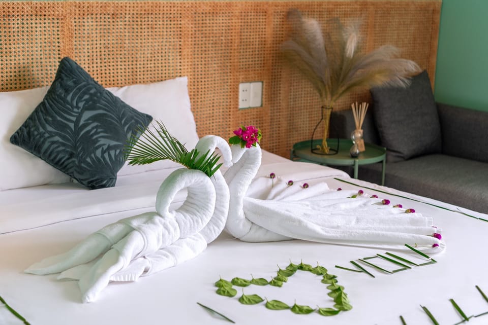 Deluxe Double Room, Balcony | Hypo-allergenic bedding, minibar, in-room safe, desk