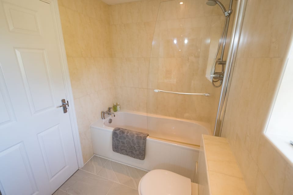 Classic Double Room, Accessible, Ensuite | Bathroom
