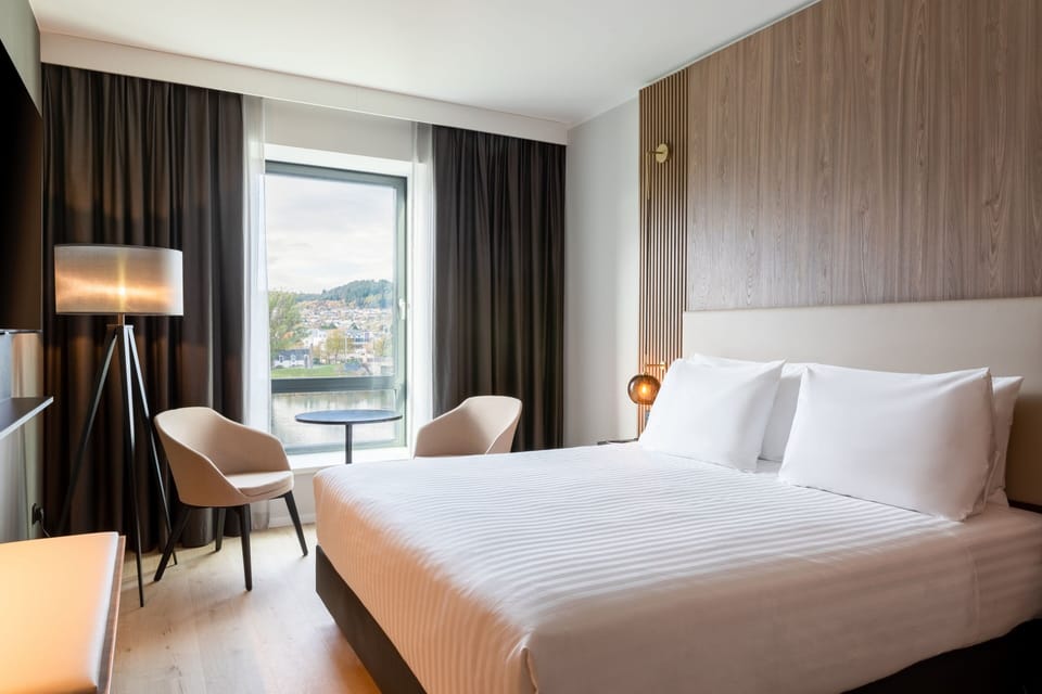 In-room safe, desk, laptop workspace, soundproofing