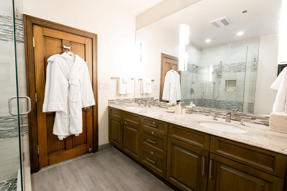 Suite, 2 Bedrooms | Bathroom