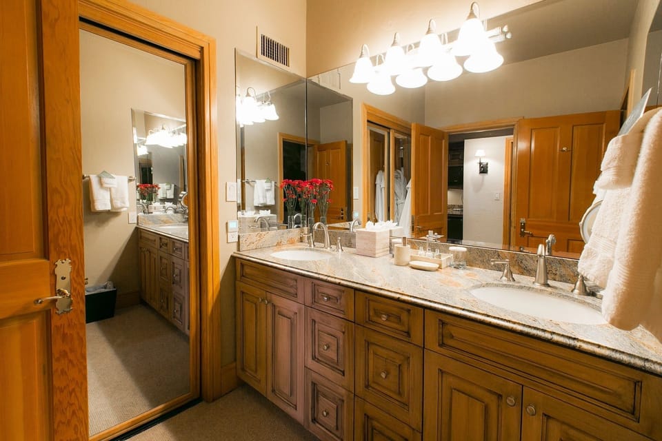 Room, 1 Bedroom | Bathroom