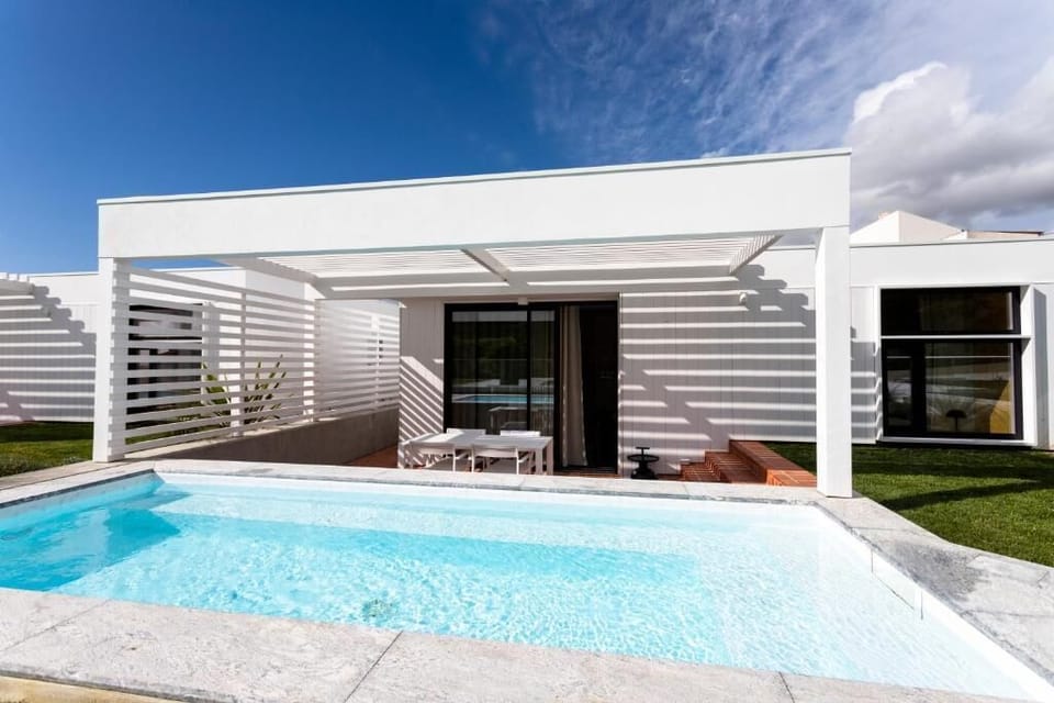 Private pool