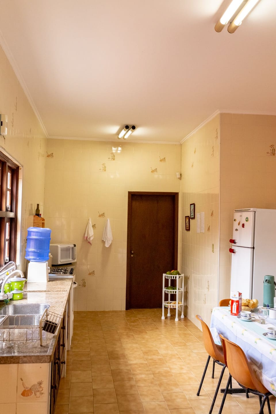 Family House | Private kitchen | Fridge, microwave, oven, cookware/dishes/utensils