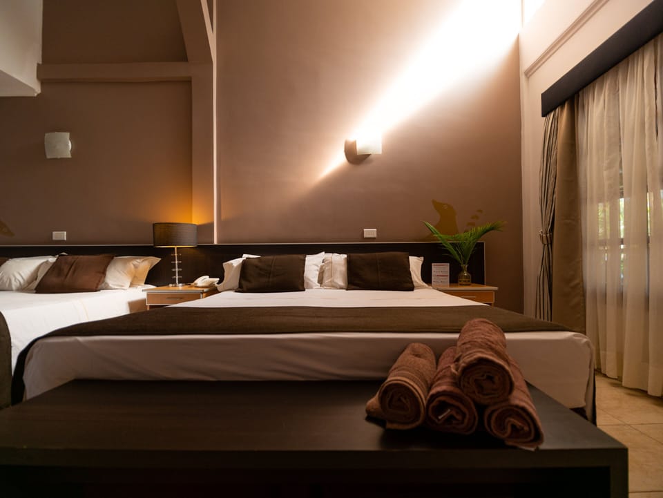 Standard Room | Minibar, in-room safe, desk, free WiFi