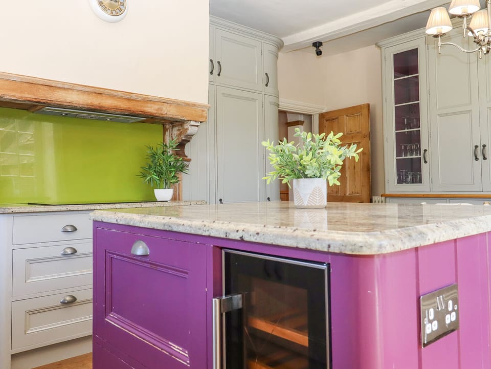 Fridge, dishwasher, cookware/dishes/utensils